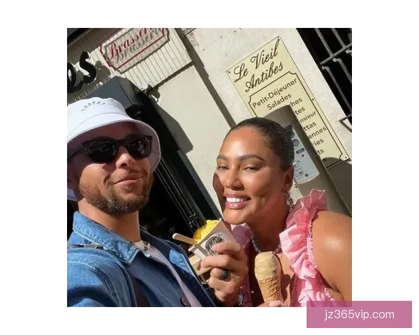 库里谈妻子阿耶莎：她那种本能冲劲激励我不断前行